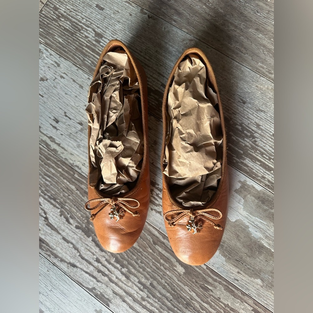 Tory Burch Goat Leather Ballet Flat Shoes, tan color, size 8 - Picture 5 of 10